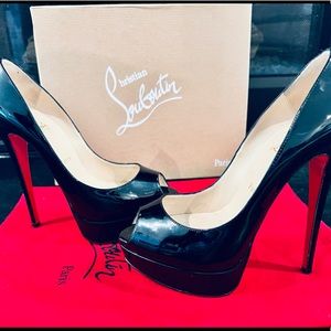EUC Christian Louboutin Black Prive Pumps; SIZE 39.5 fits like 8.5